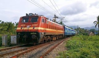 Odisha: Ticket examiner push 15-year-old boy from Howrah Coromandel Express