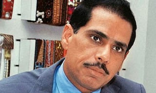 रॉबर्ट वाड्रा अस्पताल में भर्ती, हाल जानने पहुंचीं कांग्रेस अध्यक्ष सोनिया गांधी