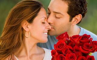 Know The Right Colour of Rose to Gift to Your Love Today!