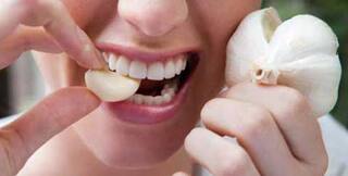 Garlic For Health And Diet: हार्ट और पाचन के लिए वरदान है लहसुन, जानें इसे अपनी डाइट में कैसे करें शामिल