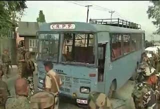 जम्मू-कश्मीर: अचानक हुए आतंकी हमले में CRPF के 8 जवान शहीद, 21 घायल