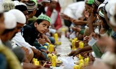 This Hindu man wakes up Muslims for Sehri during Ramadan