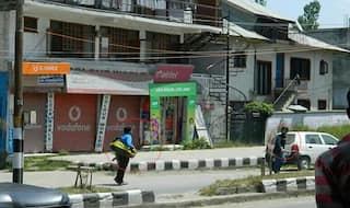 Terrorists who gunned down two policemen in Anantnag walked freely after the attack, their image goes viral!