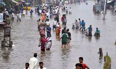 IMD issues warning of heavy rainfall  in Tamil Nadu