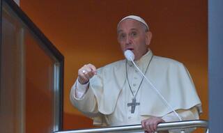 On His Third Day in Myanmar, Pope Urges Minorities to Resist Revenge