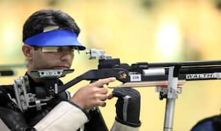 Abhinav Bindra qualifies for 10m Air Rifle finals, Gagan Narang bows out