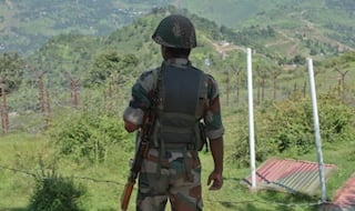 Army Jawan Kidnapped by Terrorists From His Residence in J&K's Qazipora Chadoora in Budgam