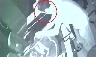 WATCH: Robbers loot jewellery showroom in Agra, UP