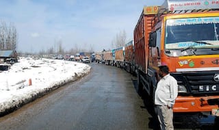 जम्मू-कश्मीर में NH पर सप्‍ताह में दो दिन बंद रहेगा नागरिक यातायात, राजनीतिक दलों ने बोला हमला