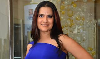 Sona Mohapatra Shuts Trolls And Sapna Bhavnani Who Slut-Shamed Her For Wearing Monokini