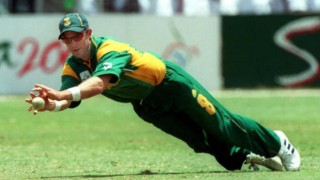 Former South African Fielding Star Jonty Rhodes Applies to Become India's Coach