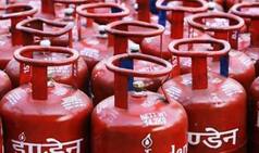 Aadhaar must for LPG subsidy after November