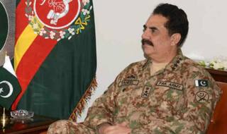 Mysterious banners exhort Pakistan army chief General Raheel Sharif to contest polls!