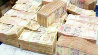 Man travelling in chartered jet held with Rs 5.5 crore in old