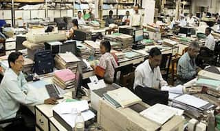 Govt Servants Should Not Use Mobiles For Personal Work During Office Hours: Madras HC To Govt