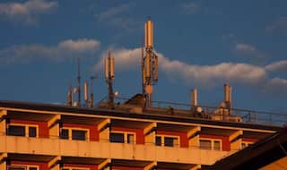 MCD Seals 566 Mobile Towers in Delhi, Call Drops Set to Rise