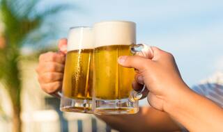 Drink beer for Rs 2 and Johnnie Walker Black Label Whisky for Rs 49 at this Mumbai bar