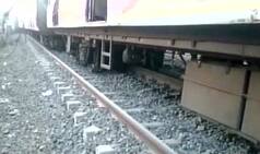 Mumbai: Kurla-Ambernath local train derails near Vithalwadi, services on Kalyan-Karjat suspended