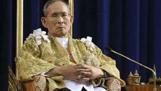 Mass display of grief on late Thai king's Bhumibol Adulyadej birthday