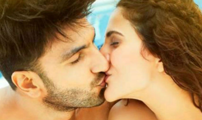 Featured image of post Romantic Kiss Status Share Chat - Kiss status, kiss status marathi, kiss status video, kiss status sharechat, kiss status download, kiss status hindi, kiss status image new whatsapp status video romantic video helo app play.google.com/store/apps/details?id=app.buzz.share.