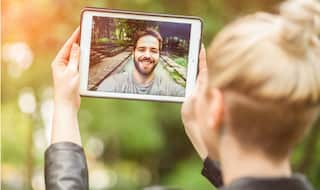 7 reasons why long distance relationships don't work!
