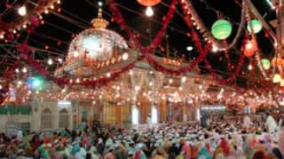 806th Urs of Ajmer Sharif : Gori Family Hoists Flag and Begins The Celebrations