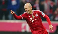 Arjen Robben extends Bayern contract for a season