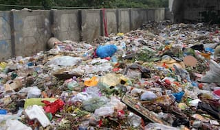 Garbage pile up problem escalates in East Delhi