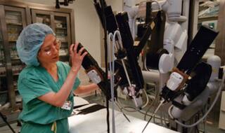 Pakistan: First Successful Robotic Surgery Performed on Female Patient in Karachi