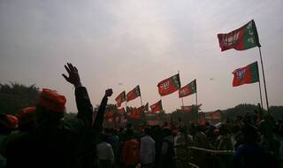 PM Modi pulls crowds, Rahul holds his crowd in Ghaziabad ahead of Uttar Pradesh Assembly elections first phase