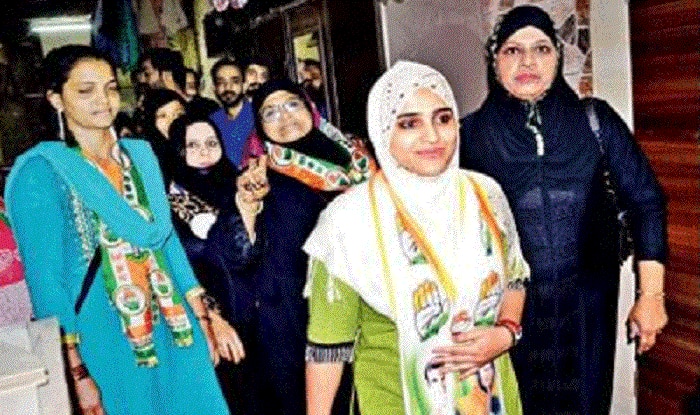 Contesting in Muslim dominated area of Dongri, Congress candidate wears Hijab while campaigning