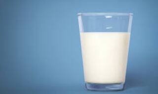 कैंसर मरीज़ों के लिए ज़रूरी जानकारी, दूध में मौजूद विटामिन कम करते हैं कीमोथेरेपी का दर्द