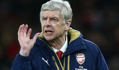 Arsene Wenger Claims English Payers Are The 'Masters' of Diving