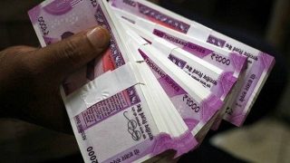 Rs 2000 currency notes not to be banned, clarifies govt; urges people to ignore rumours