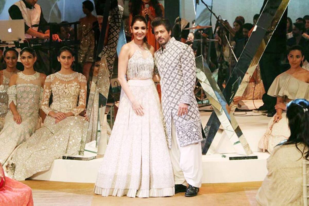 Here S Why Shah Rukh Khan Anushka Sharma Should Do A Period Drama Images, Photos, Reviews