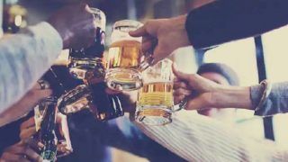 Pubs Reopening: Delhi Bars, Restaurants to Serve Liquor From Today | Read This Before You Head Out