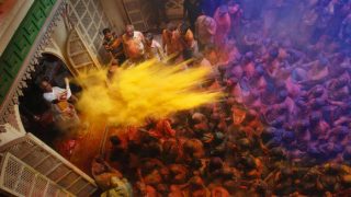 Holi 2017 Live online from Barsana, Mathura & Vrindavan: How to watch free live streaming of Mathura Brij Holi from Uttar Pradesh Holi 2017 Live online from Barsana, Mathura & Vrindavan: How to watch free live streaming of Mathura Brij Holi from Uttar Pradesh