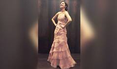 Anushka Sharma said an exquisite hello at the Hello! Hall of Fame Awards 2017! View Pics!