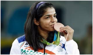 Sakshi Malik, Dipa Karmakar among sportstars conferred with Padma Shri awards