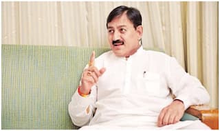 गुजरात जीतने के लिए कांग्रेस का 'स्मार्ट फोन प्लान', लगाई वादों की झड़ी