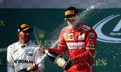 Formula One: Sebastian Vettel pips Lewis Hamilton to win Australian Grand Prix