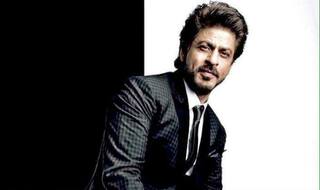 Shah Rukh Khan gets emotional as he completes 25 years in Mumbai!