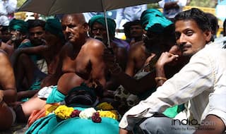 DMK नेता स्टालिन सहित तमिलनाडु के कई दिग्गज नेता किसानों से मिलने जंतर-मंतर पहुंचे