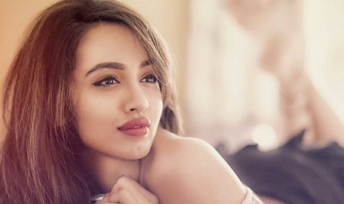South actress Tejaswi Madivada will blow your mind with this sizzling  photoshoot! | India.com