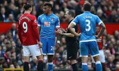 FA bans Manchester United striker Zlatan Ibrahimovic for three games for violent conduct