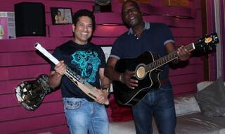 Sachin Tendulkar and Sir Vivian Richards test their musical skills in a jam session! (View pictures)