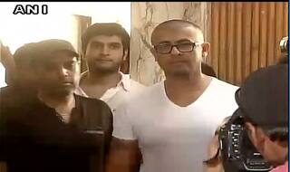 Muslim leader who announced Rs 10 lakh bounty for shaving Sonu Nigam's head is no imam or maulana
