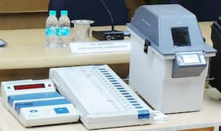 SC Seeks Response From Centre, Election Commission on Increasing VVPAT's Tally to 30 Per Cent