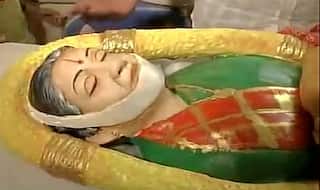 Panneerselvam faction of AIADMK campaigns with a replica of Jayalalithaa's mortal remains