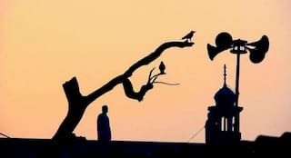 छिड़ी बहस, आखिर लाउडस्पीकर पर क्यों दी जाती है अज़ान?